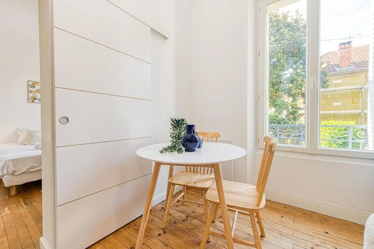Apartment 2 Pieces Tout Confort, Deco Moderne, Wifi Fibre Grenoble