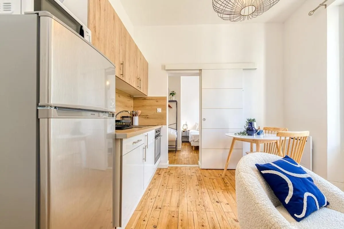 2 Pieces Tout Confort, Deco Moderne, Wifi Fibre Grenoble France