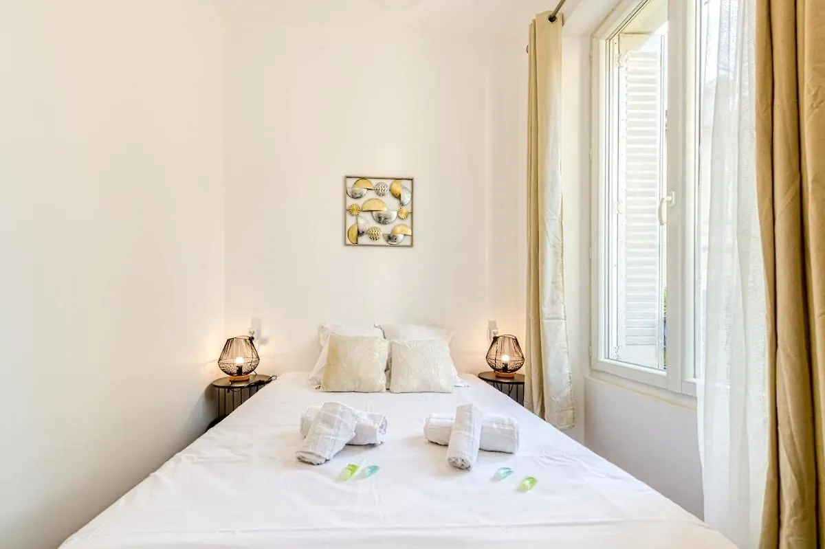 2 Pieces Tout Confort, Deco Moderne, Wifi Fibre Grenoble 0*,  France