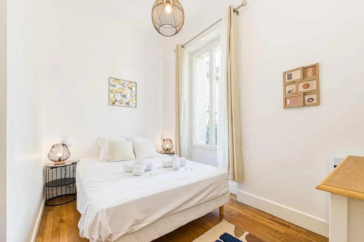 2 Pieces Tout Confort, Deco Moderne, Wifi Fibre Grenoble Apartment